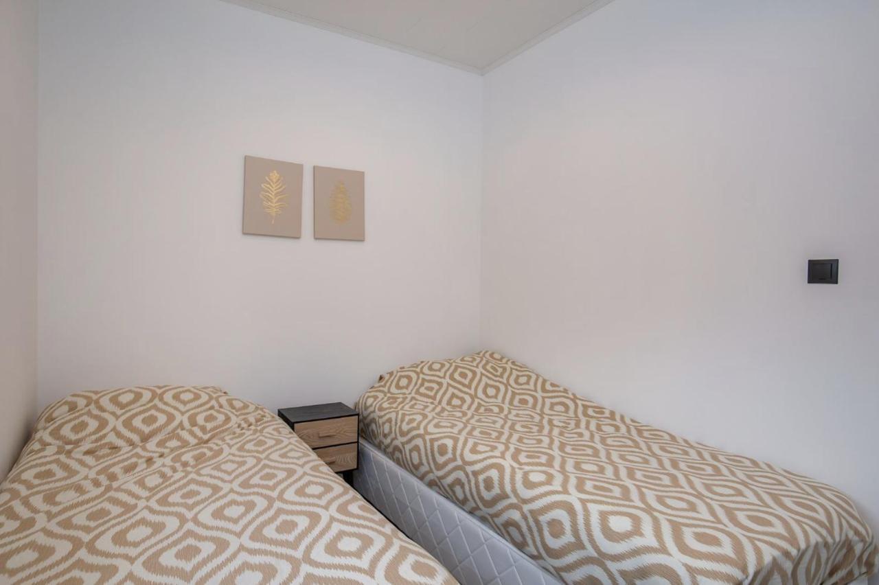 Your Home B. Nieuwe-Tonge Luaran gambar